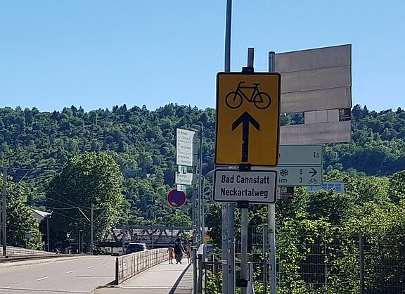 Umleitungsschild auf Neckartalradweg