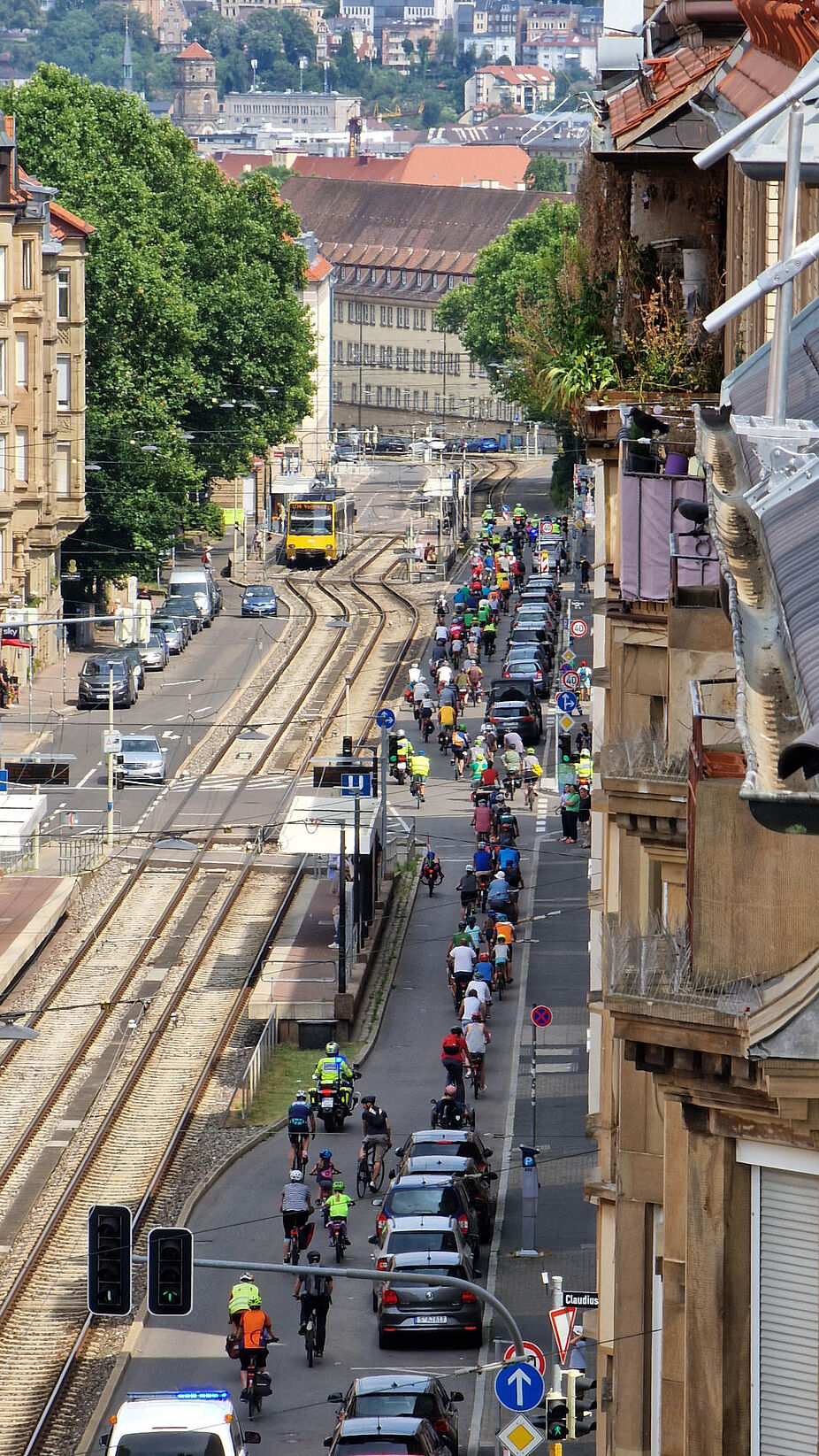 Demo Radschnellweg Wildparkstraße am 23.7.2022 - Fahrt durch S-West in die Stadtmitte RadlerInnen während der Demo für einen Radschnellweg auf der Fahrt durch S-West in Richtung Stadtmitte