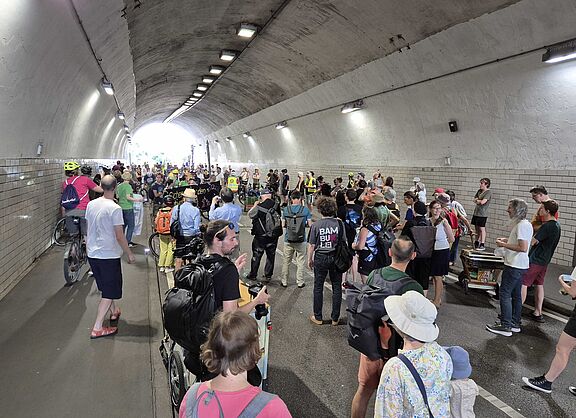 Fuß- und Raddemo zum Schwabtunnel am 4.7.2025.